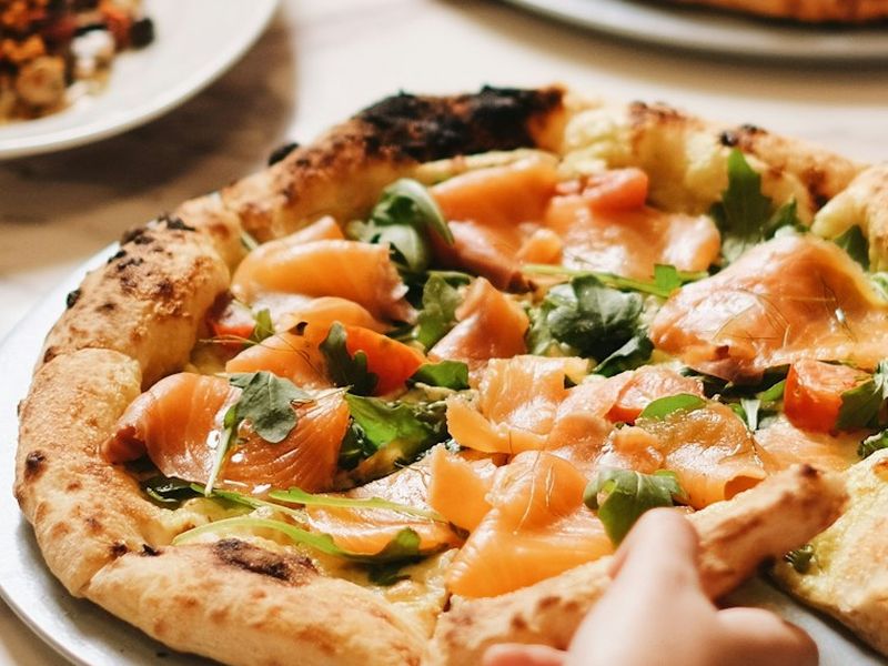 Pizza de salmão artesanal